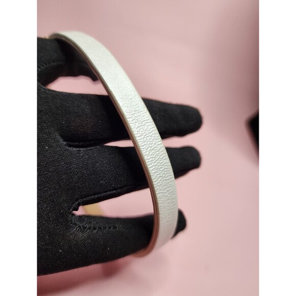 RUSTIC CUFF BRACELET WHITE LEATHER WRAP GOLD MAGNETIC CLOSURE RC WESTERN NEUTRAL - Picture 6 of 9